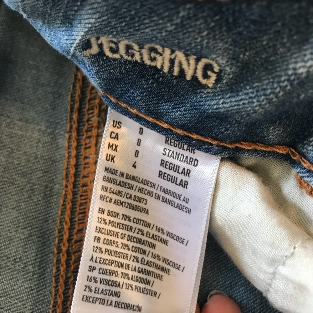 American Eagle Skinny Jeans - Lightwash - Picture 4 of 4